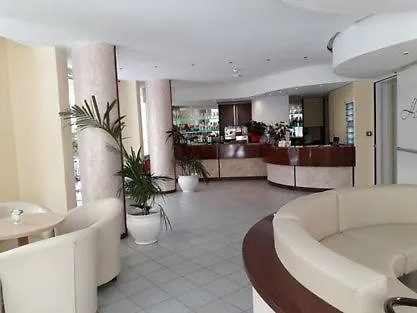 Hotel Haway ミザーノ・アドリアーティコ