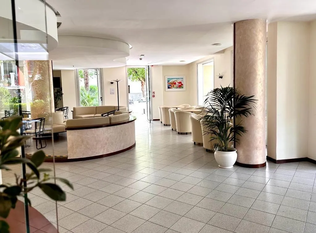 Hotel Haway ミザーノ・アドリアーティコ